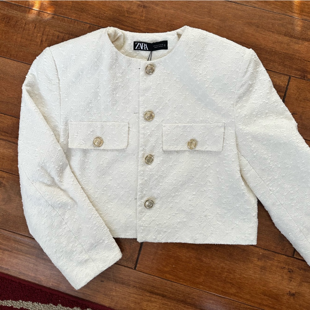 Elegant Cream Cropped & Textured Blazer